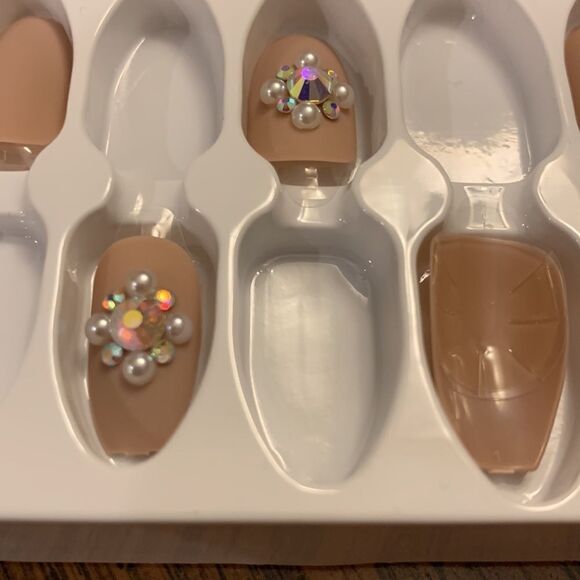 Choose 1 of the 2: All Dashing instant manicure/28pc art tips & tools to apply - Picture 10 of 10